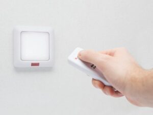 Delight 20287 Fali lámpa távirányítóval - elemes